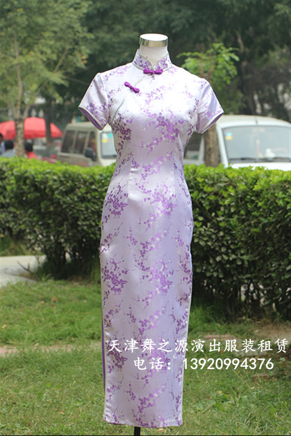 紫色梅花旗袍